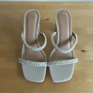 Coquette Romantic White Sz 9.5 Pearl Strap Block Heels Square Toe Bridal Sandals